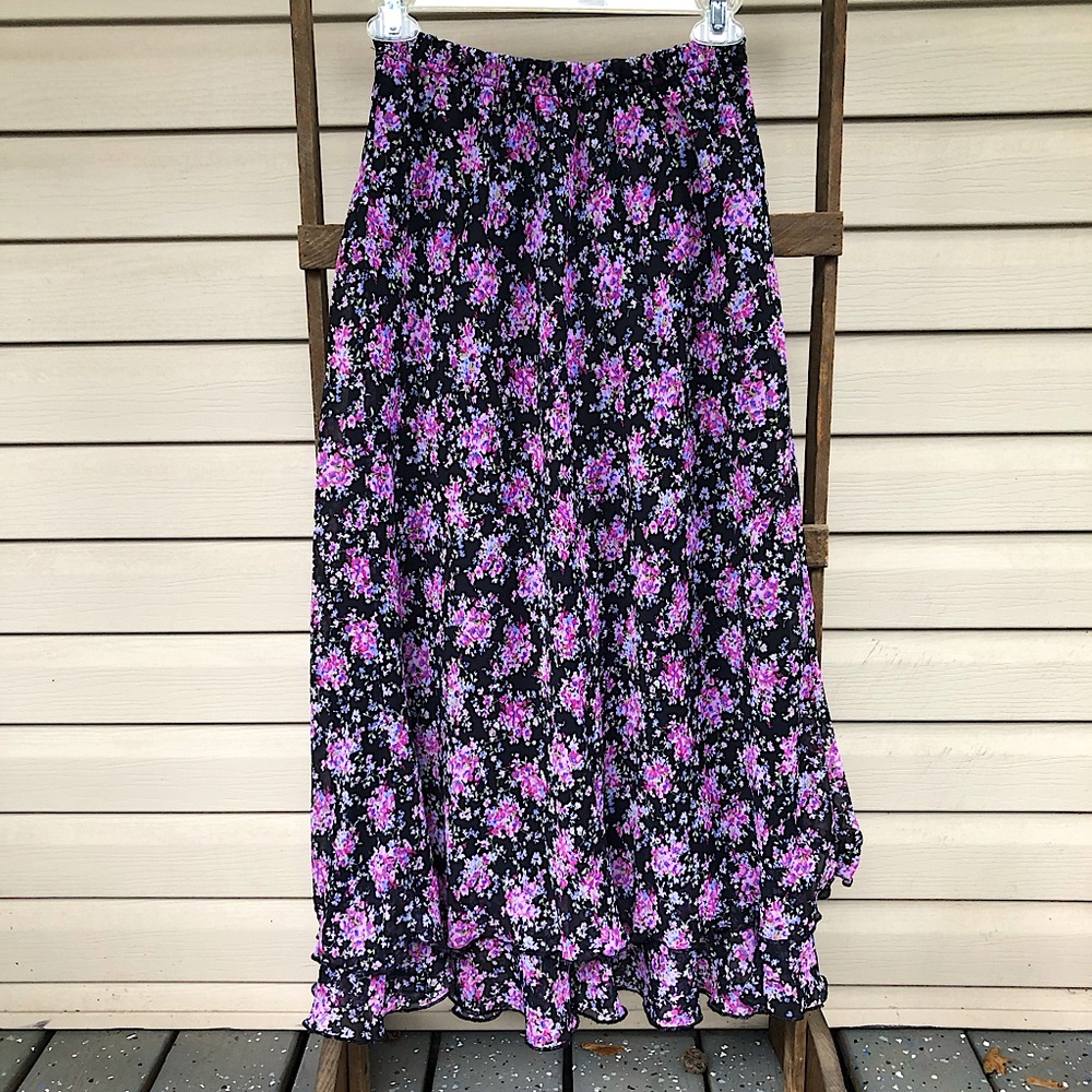 EUC VTG 90s / Y2K Briggs New York Floral Flounced Maxi Skirt